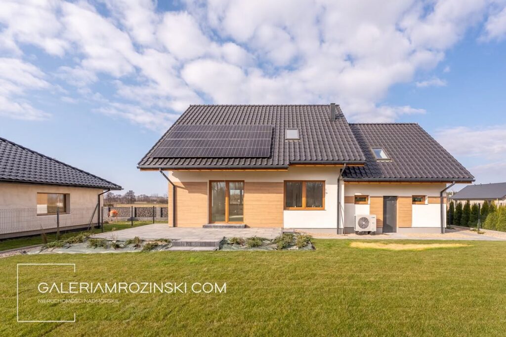 Dom w stanie deweloperskim z garażem – Darłowo – zdjęcie 2