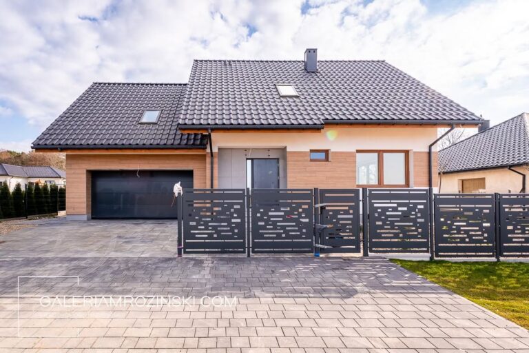 Dom w stanie deweloperskim z garażem – Darłowo