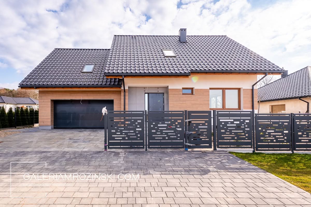 Dom w stanie deweloperskim z garażem – Darłowo