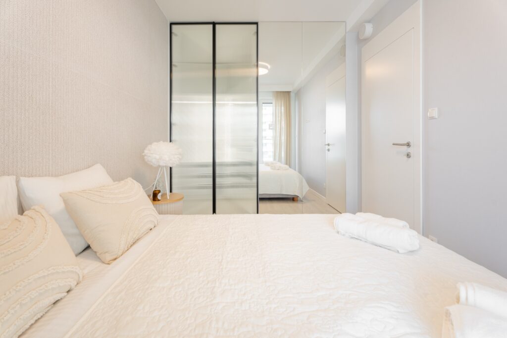 Apartament z widokiem na basen i jezioro, Rogowo – zdjęcie 15
